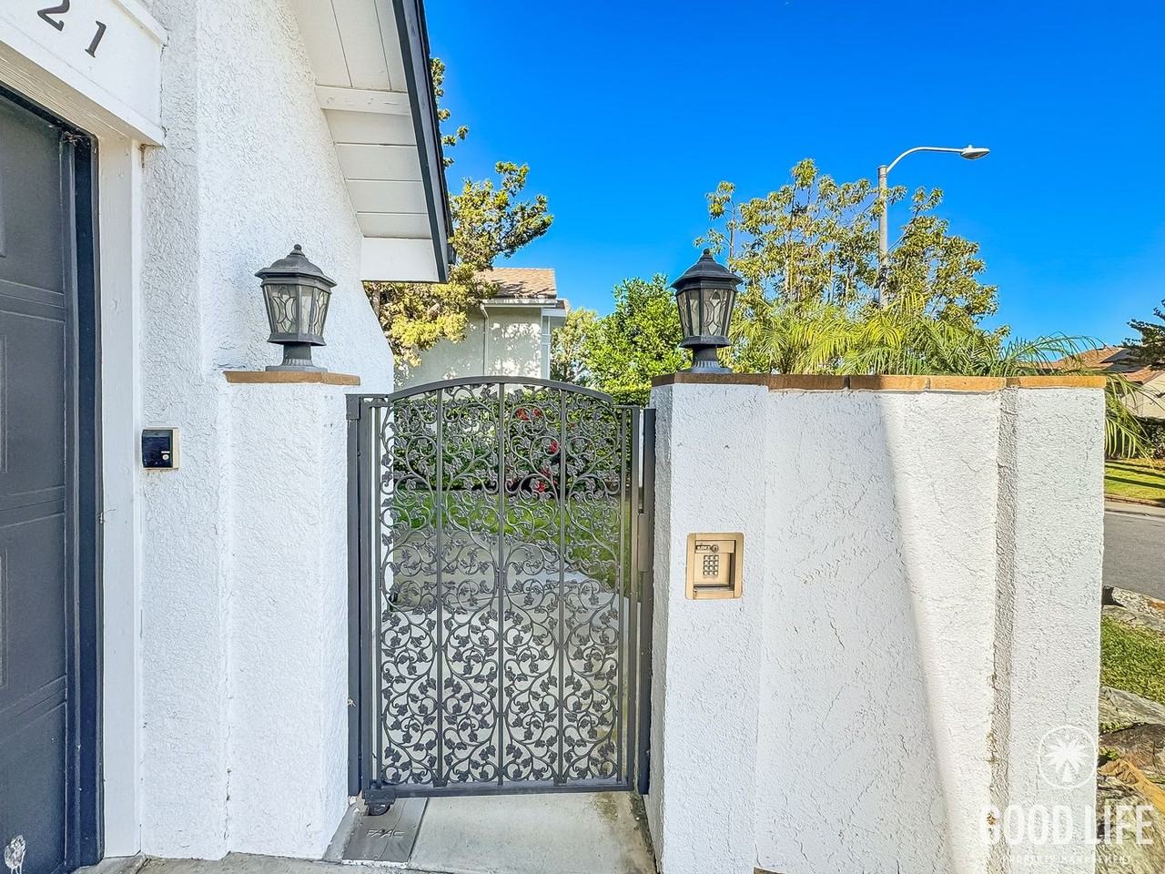 25521 Alisal Ave - Photo 2 of 50