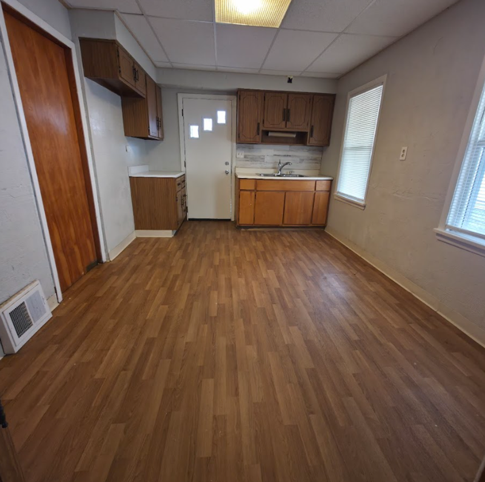 3461 W 56th St - Photo 2 of 16