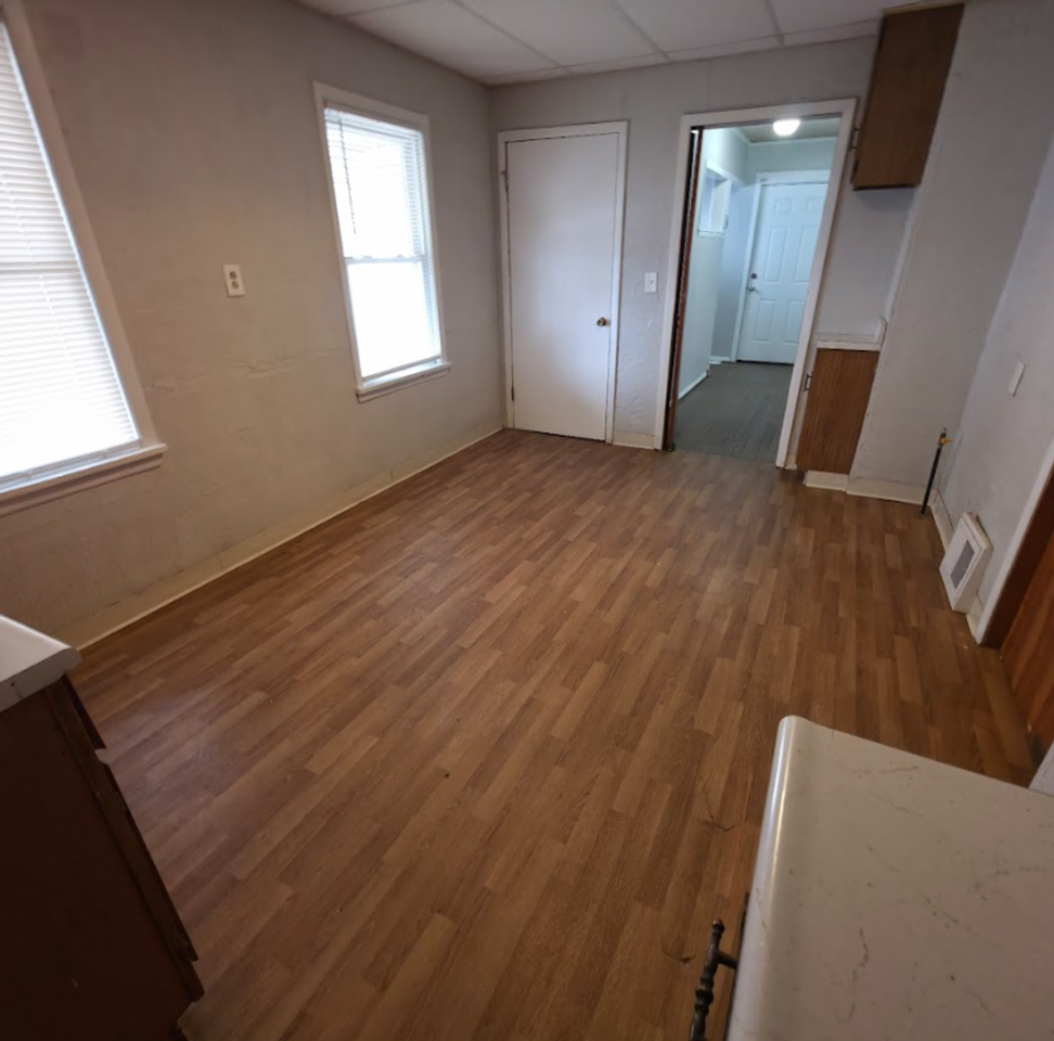 3461 W 56th St - Photo 3 of 16