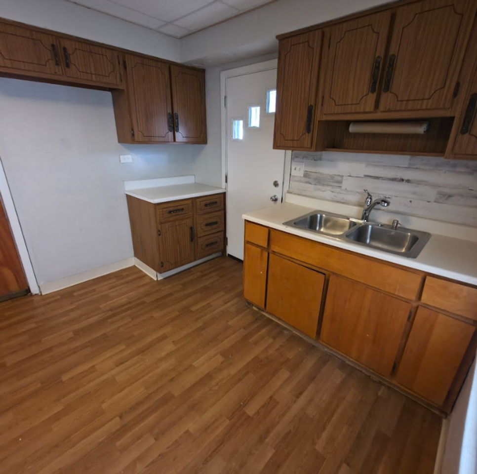 3461 W 56th St - Photo 4 of 16