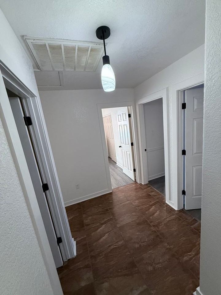 4197 S Boxwood Ave - Photo 3 of 13
