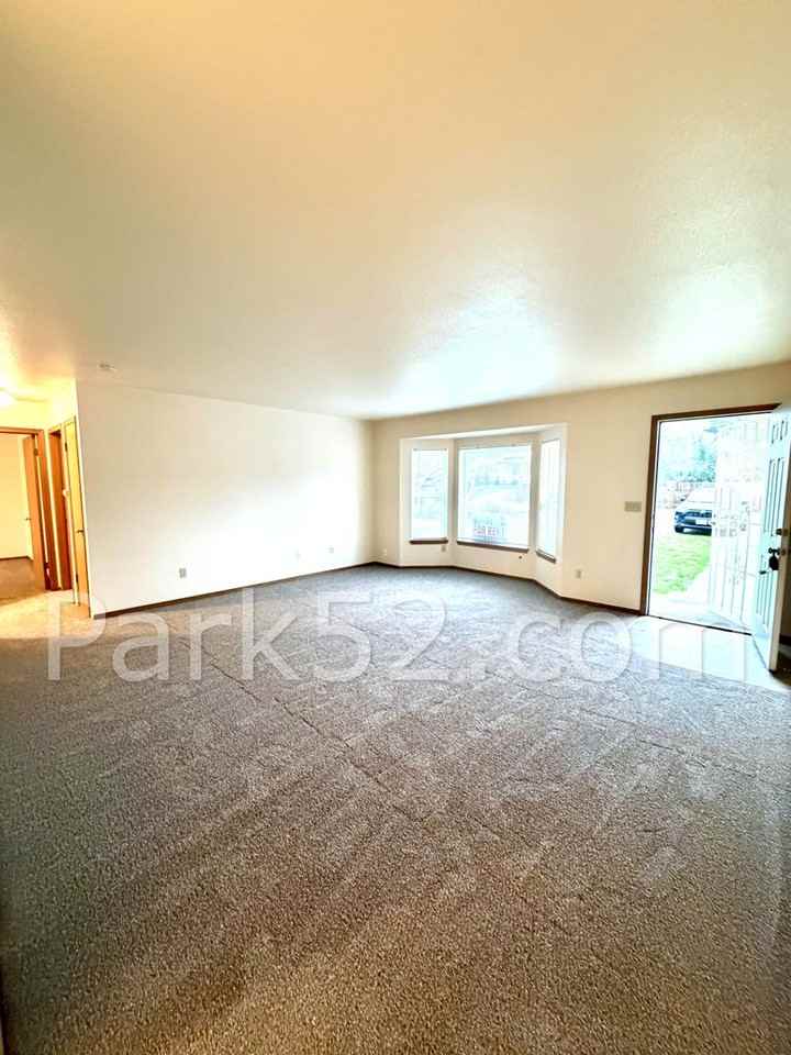 903 96th St E - Photo 2 of 12