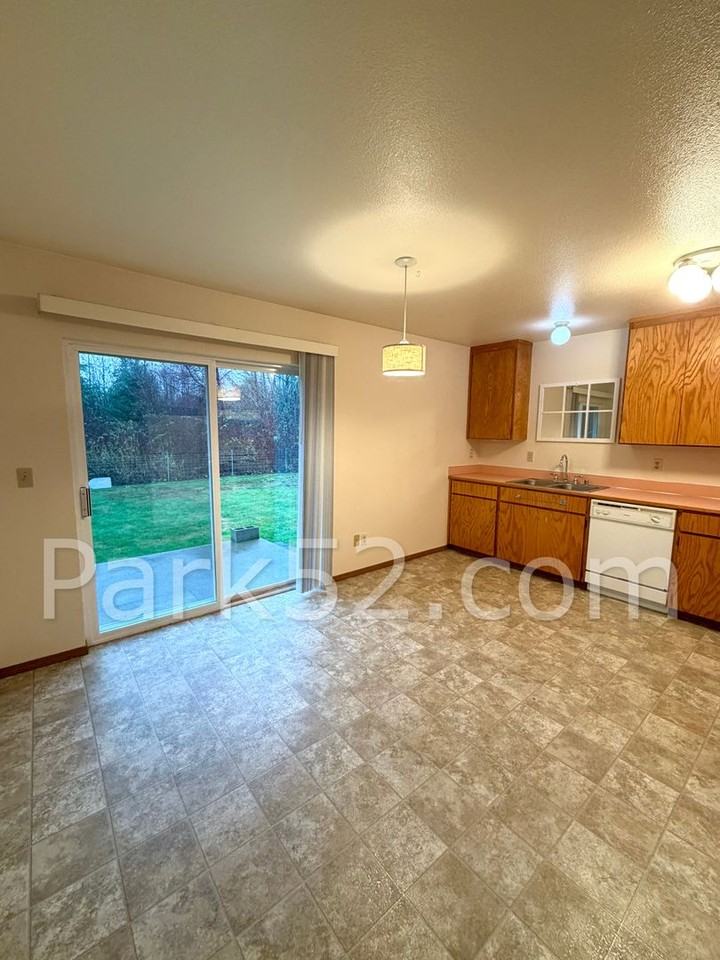 903 96th St E - Photo 6 of 12