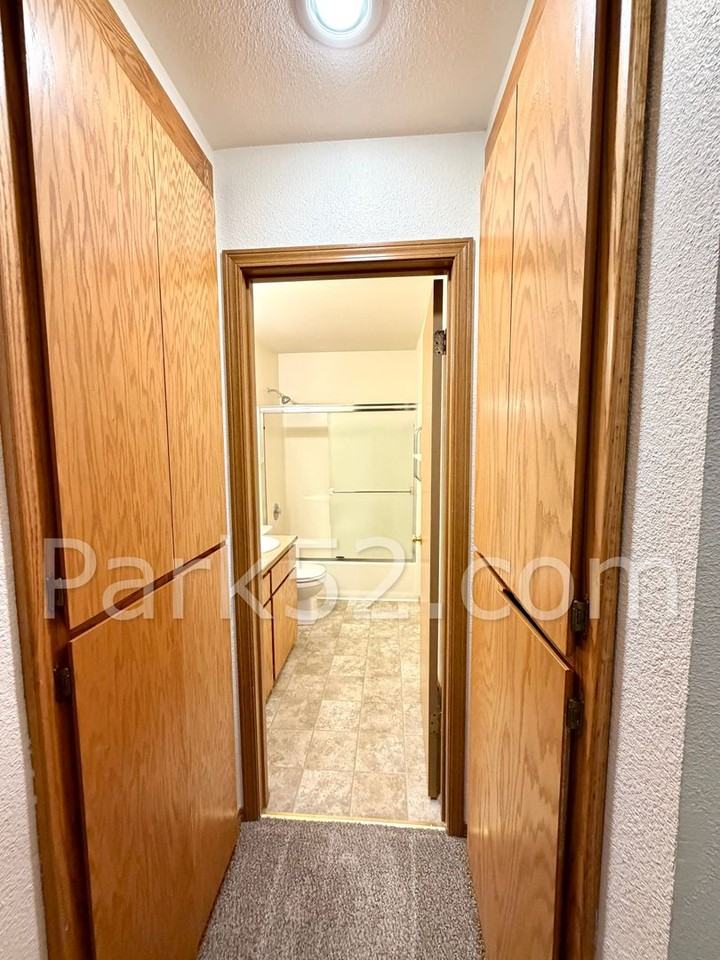 903 96th St E - Photo 7 of 12