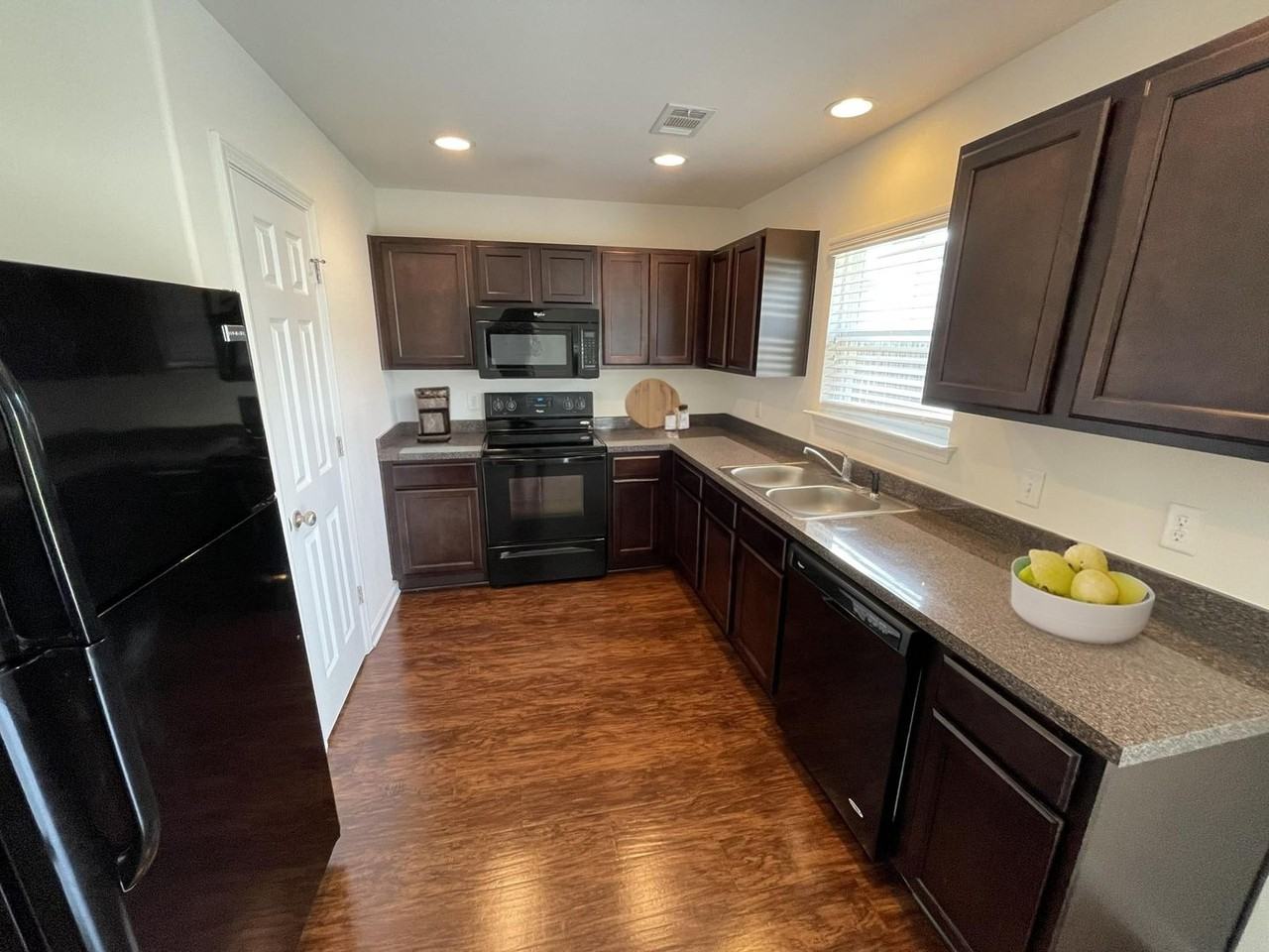 25 Miller Park Cir - Photo 5 of 10