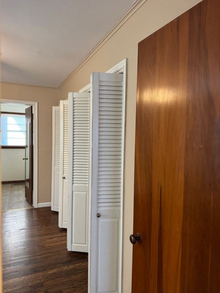 2658 S Urbana Ave - Photo 2 of 5