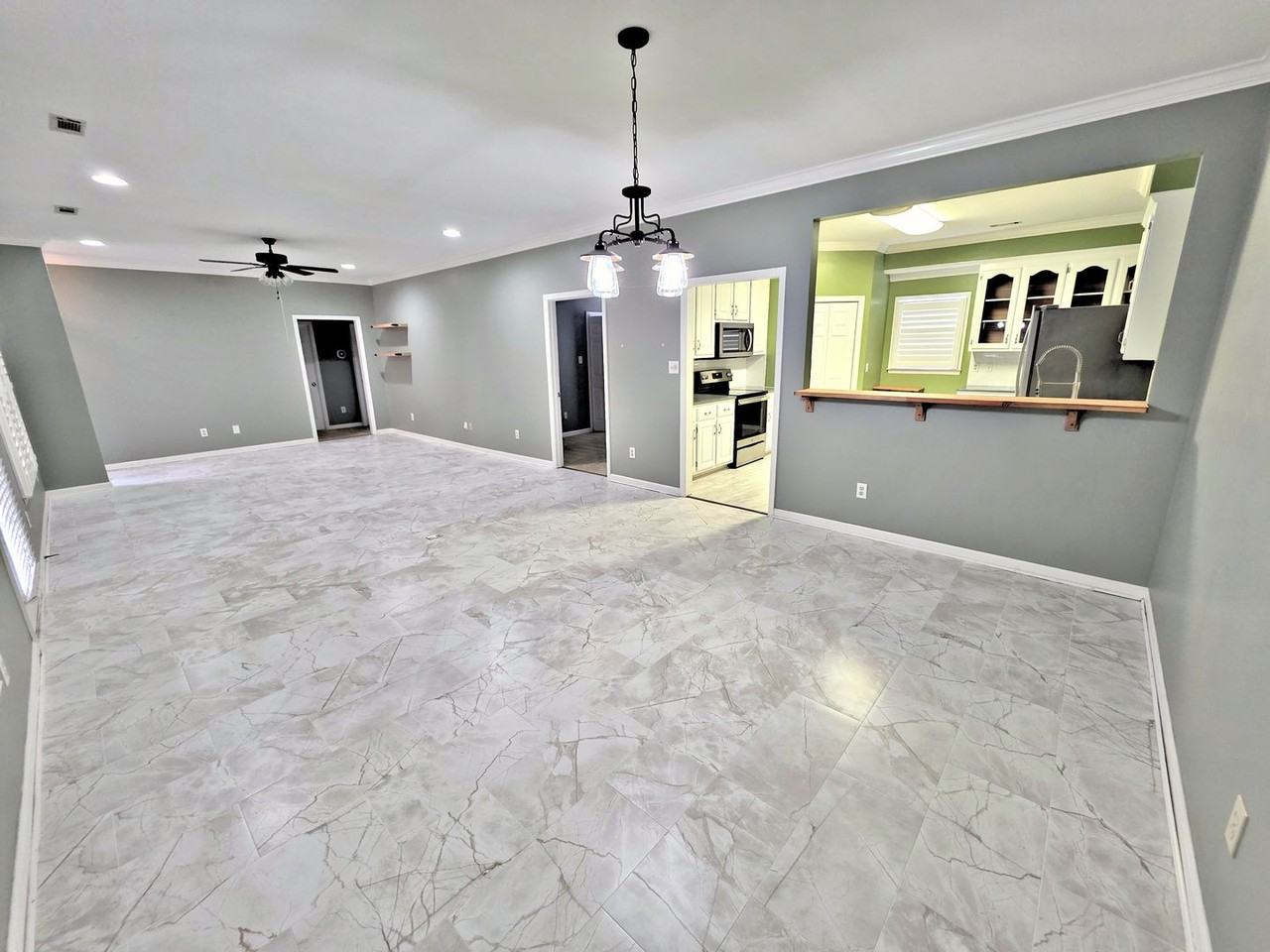 2208 Yorkshire Se - Photo 5 of 15