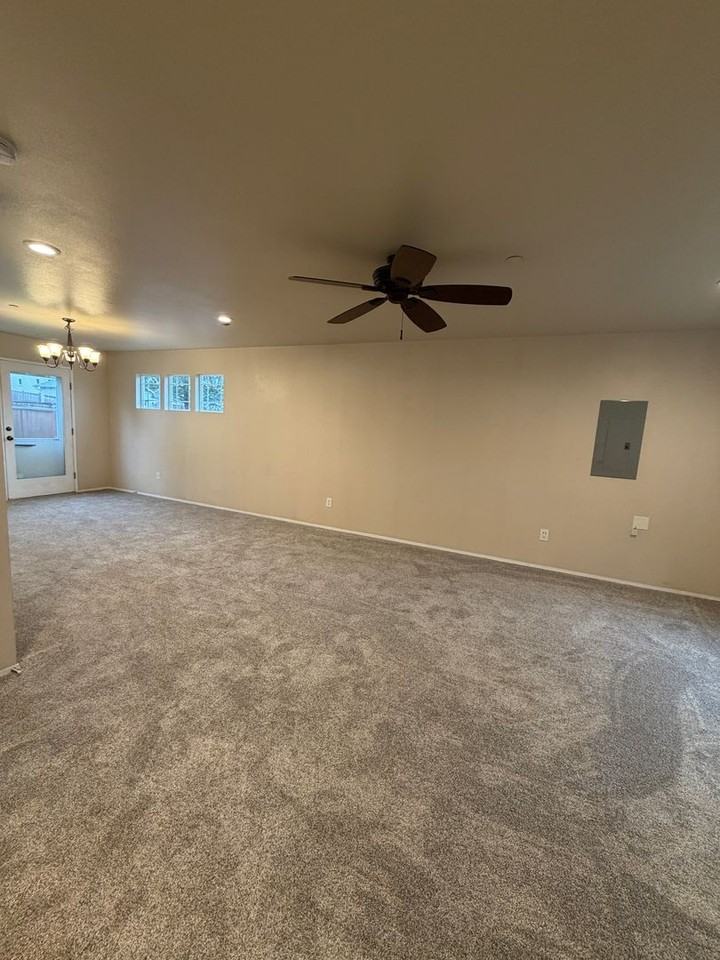 2764 Arnold St - Photo 2 of 17