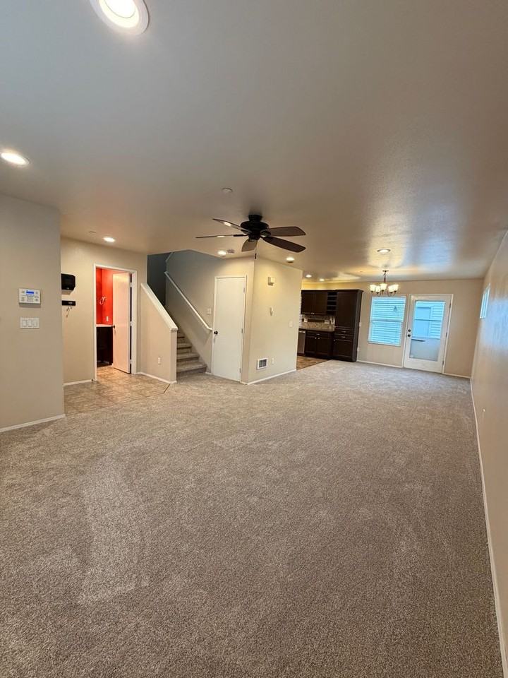 2764 Arnold St - Photo 3 of 17