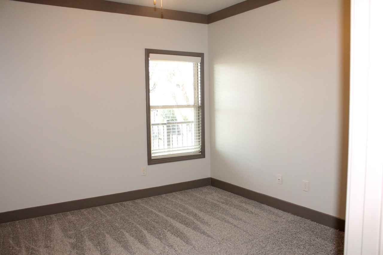 Emmett Place Apartments - Photo 7 of 38