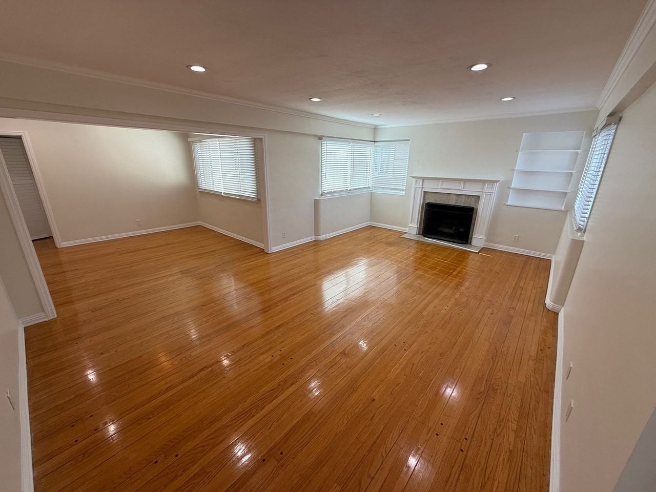 11924 Magnolia Blvd - Photo 7 of 21