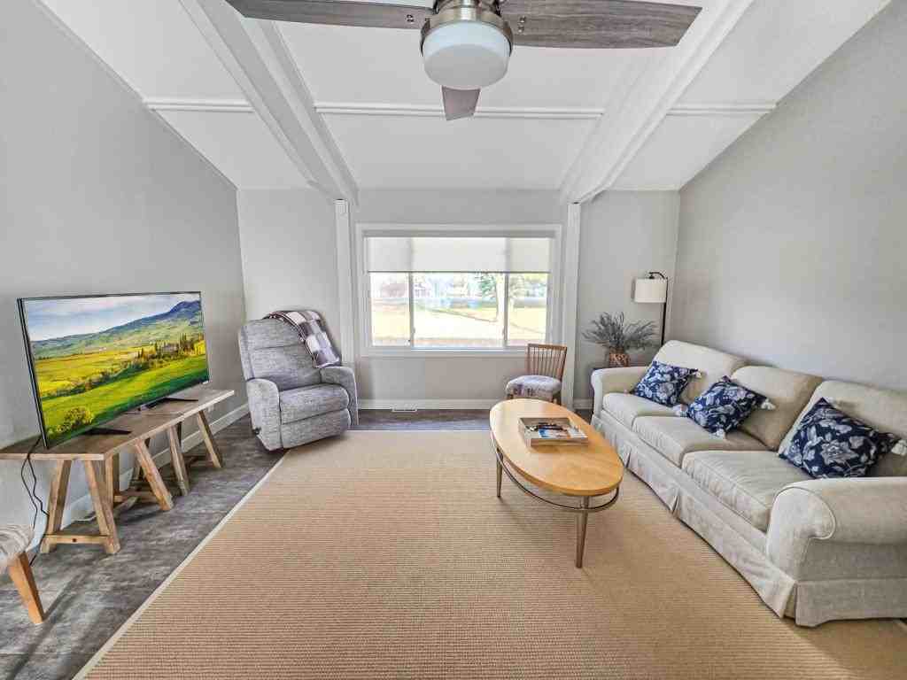 13655 240th Ave - Photo 4 of 17