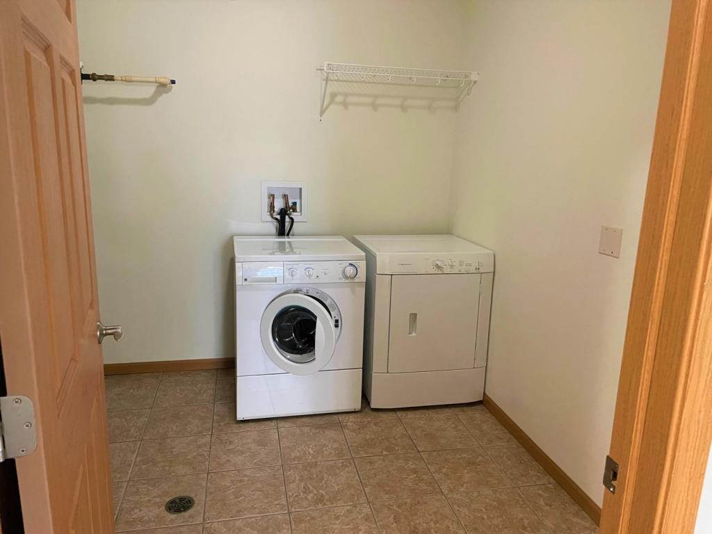 800 Angel Ct - Photo 7 of 16