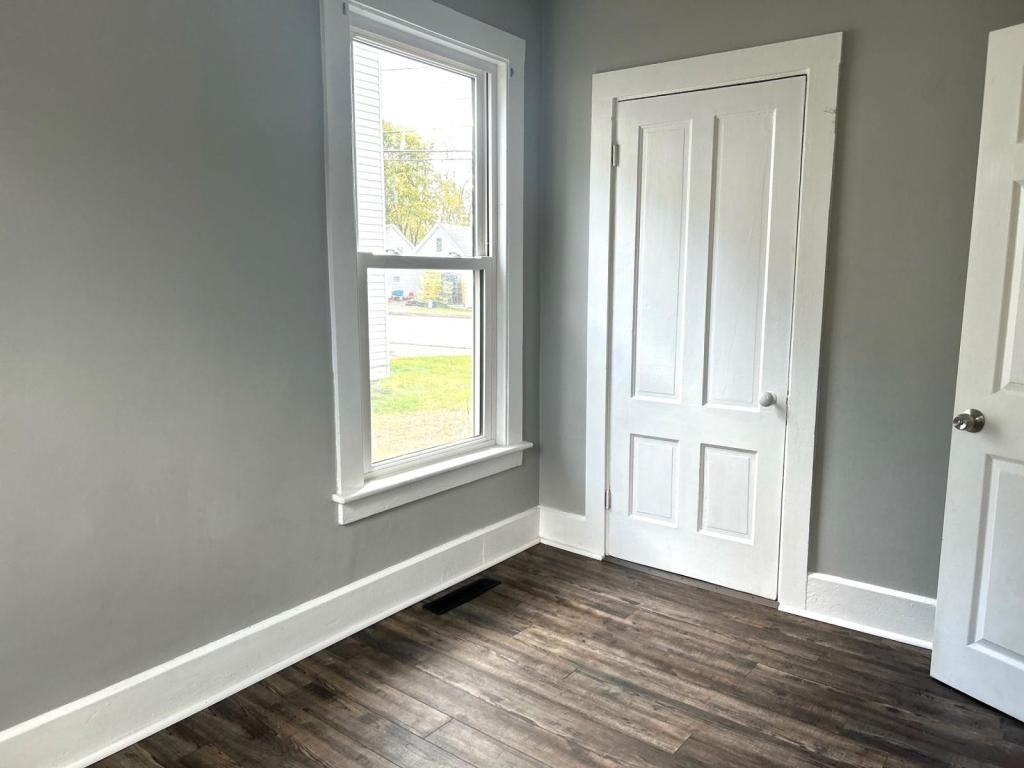 636 Lisbon St - Photo 6 of 17