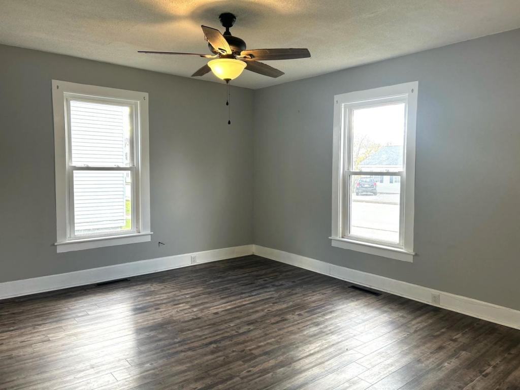 636 Lisbon St - Photo 7 of 17