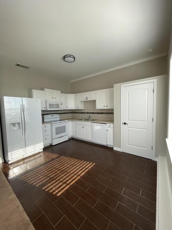 105 County Road 212 Apt E - Photo 3 of 13