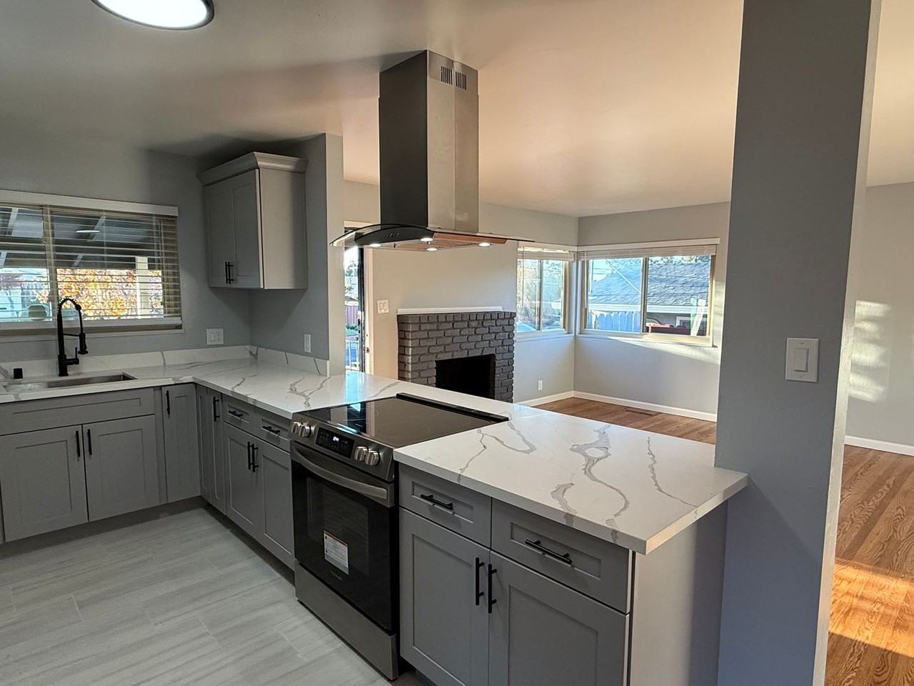 2615 Henry Ave - Photo 2 of 25