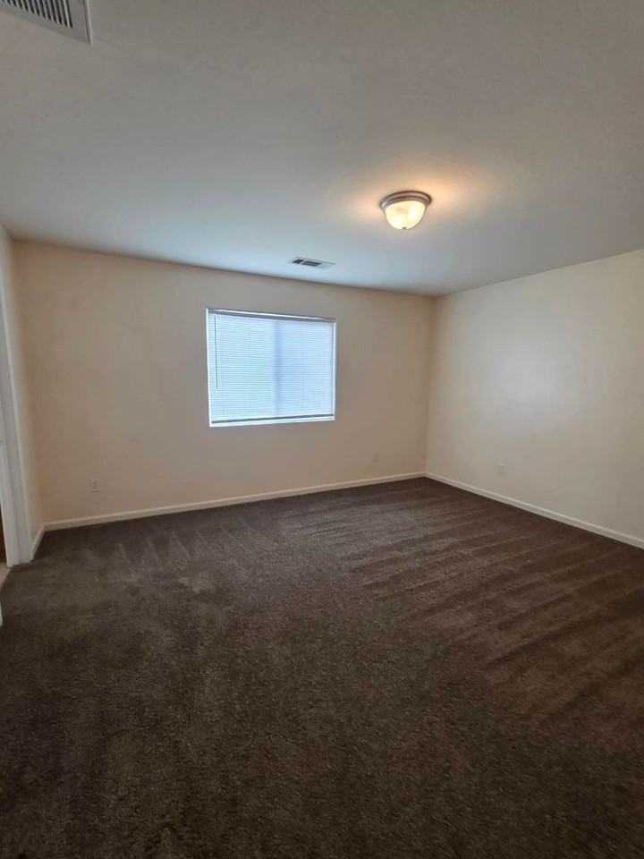 11805 Holabird Ave - Photo 6 of 15