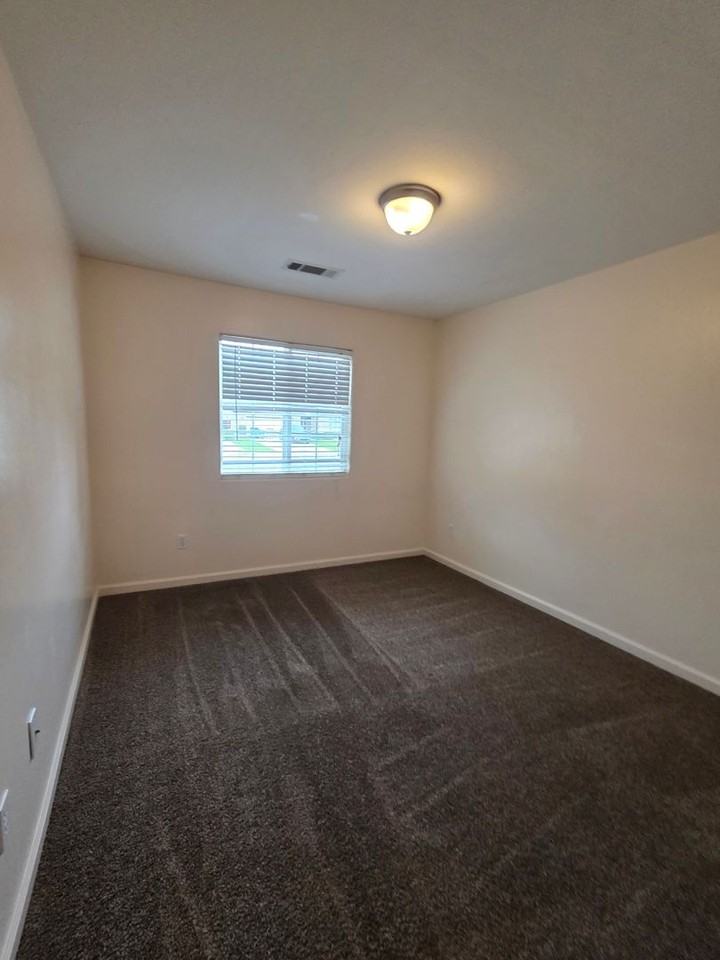 11805 Holabird Ave - Photo 7 of 15