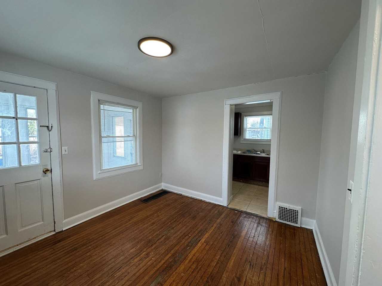 339 Kansas Ave - Photo 2 of 6