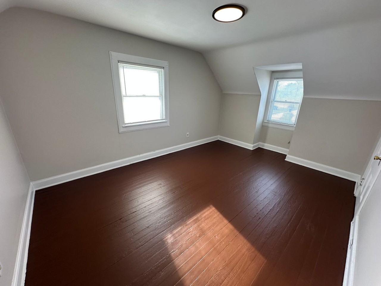 339 Kansas Ave - Photo 4 of 6