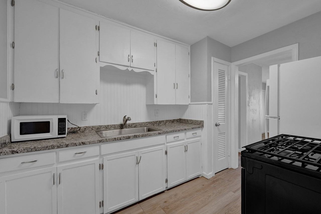 1909 Pecos St - Photo 6 of 19