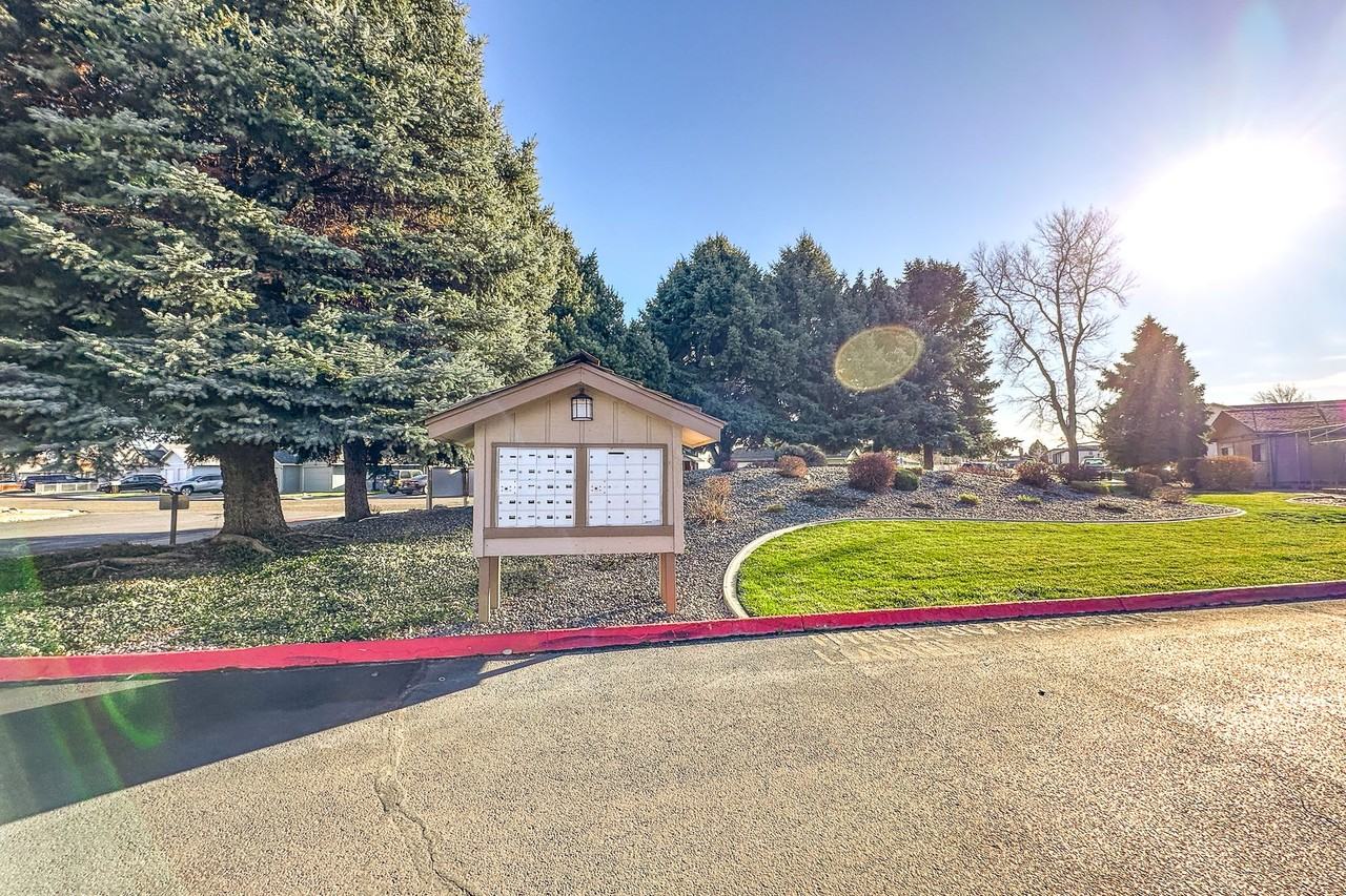 Avalon Court Apartments - Photo 3 of 6