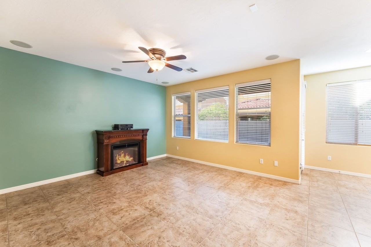 11243 Filmore Heights Ct - Photo 4 of 25