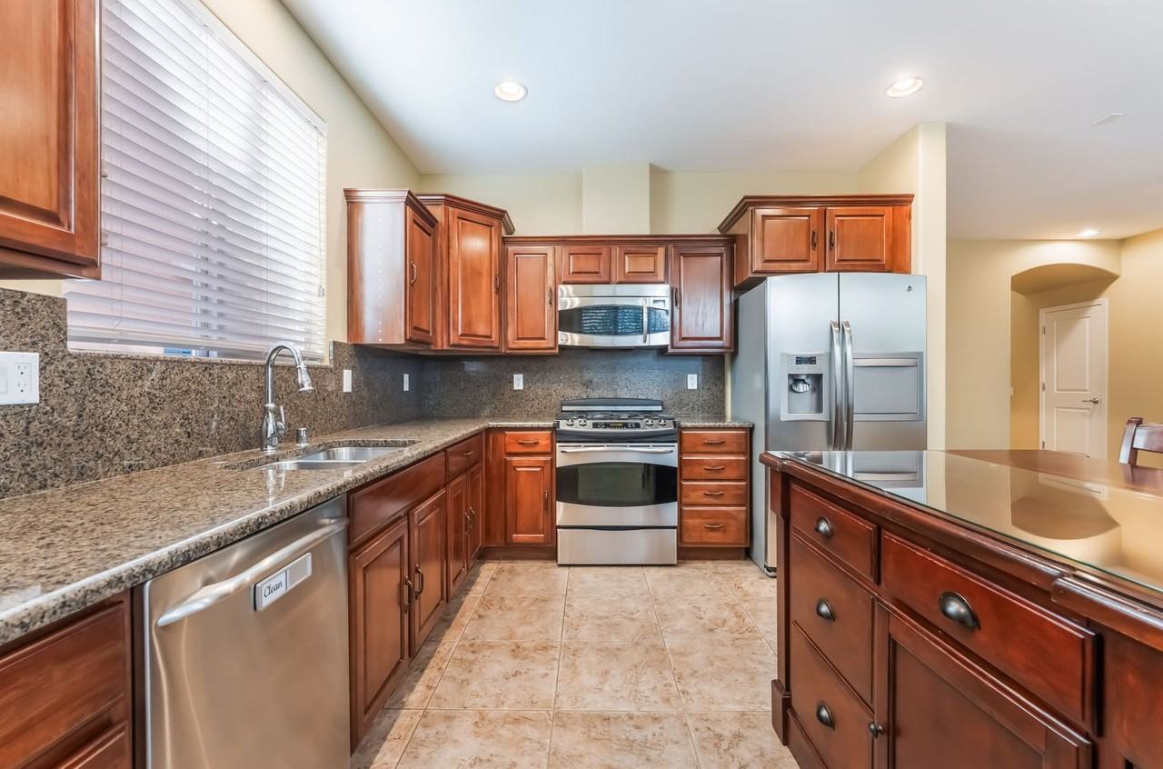 11243 Filmore Heights Ct - Photo 7 of 25