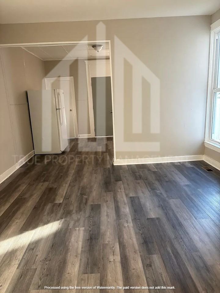 2917 Winchester St - Photo 3 of 7