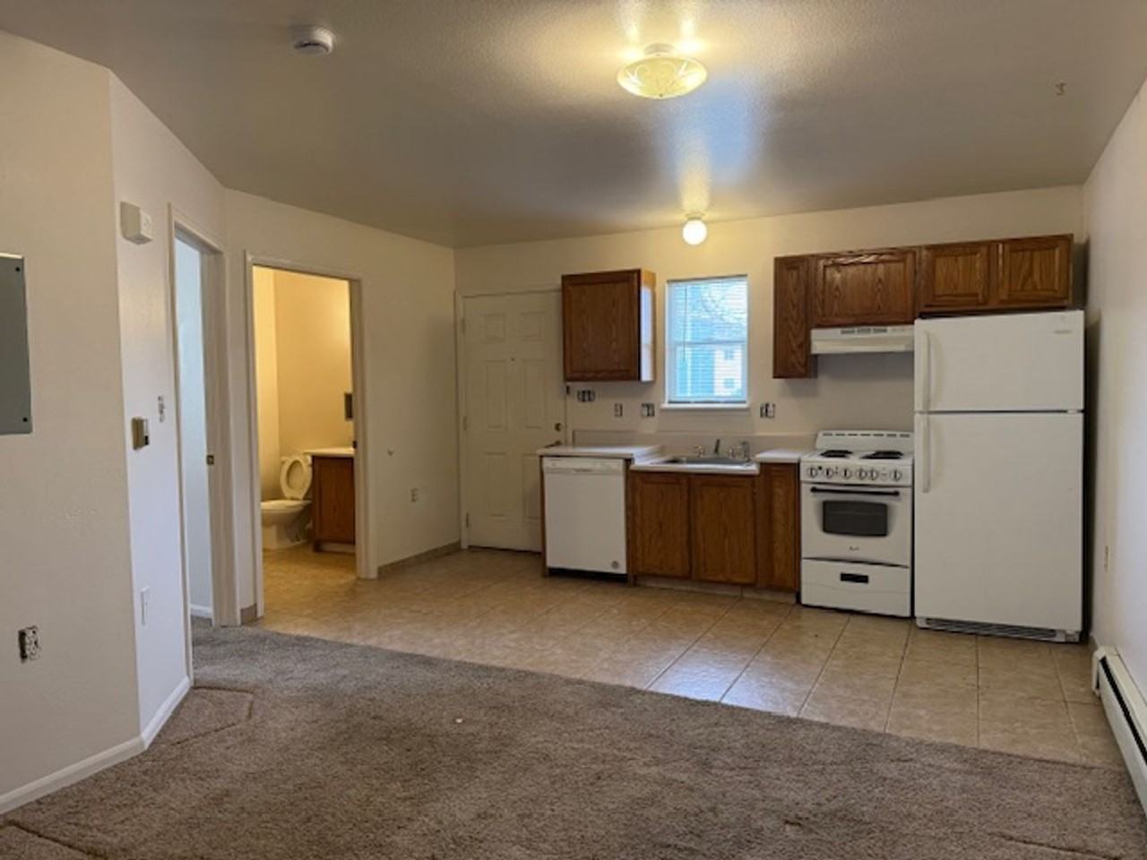 5417 Imperial Ct - Photo 3 of 9