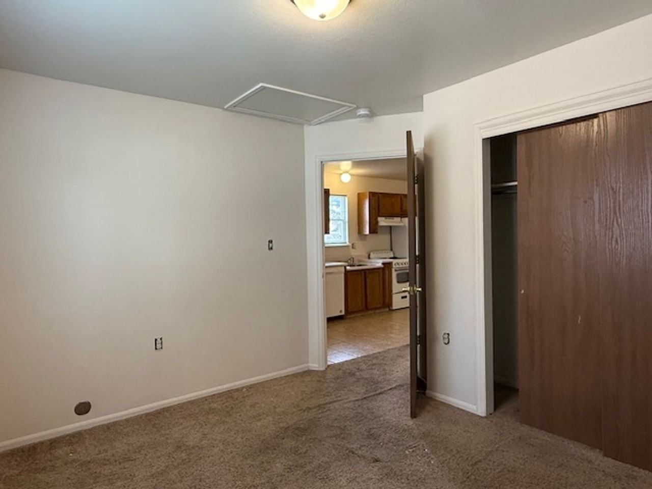 5417 Imperial Ct - Photo 6 of 9