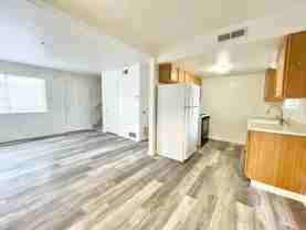 1020KING - Photo 1 of 1