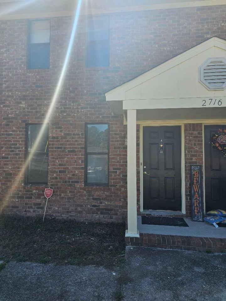 2716 Blossom Dr - Photo 2 of 15