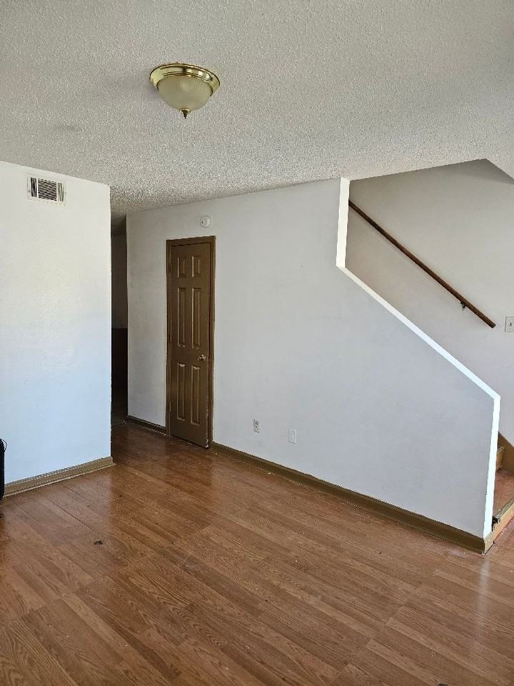 2716 Blossom Dr - Photo 5 of 15