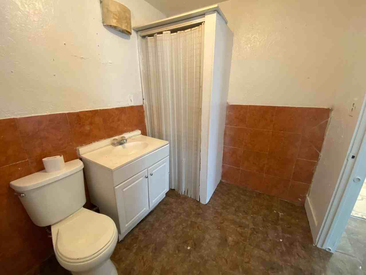 7407 Avenue I - Photo 4 of 9