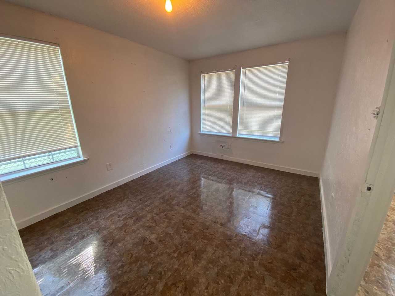 7407 Avenue I - Photo 5 of 9