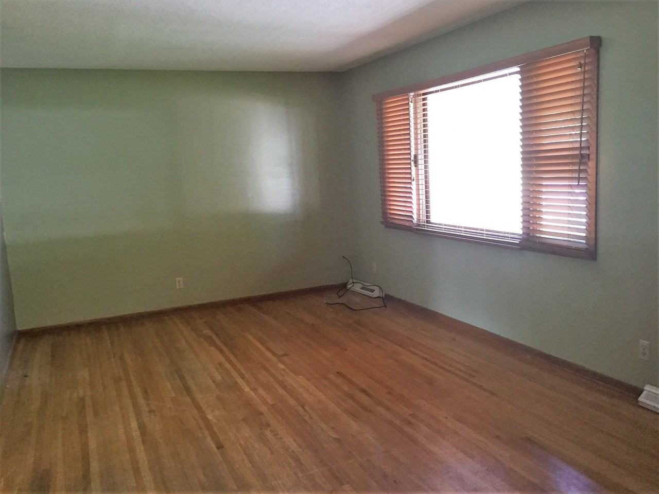 522 79th Ave Ne - Photo 3 of 12