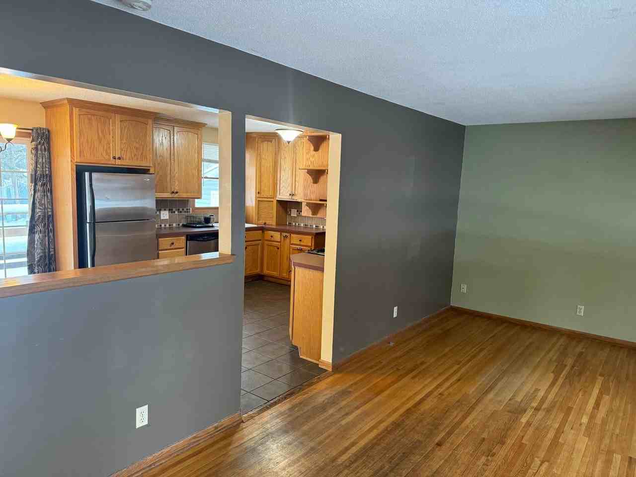 522 79th Ave Ne - Photo 7 of 12