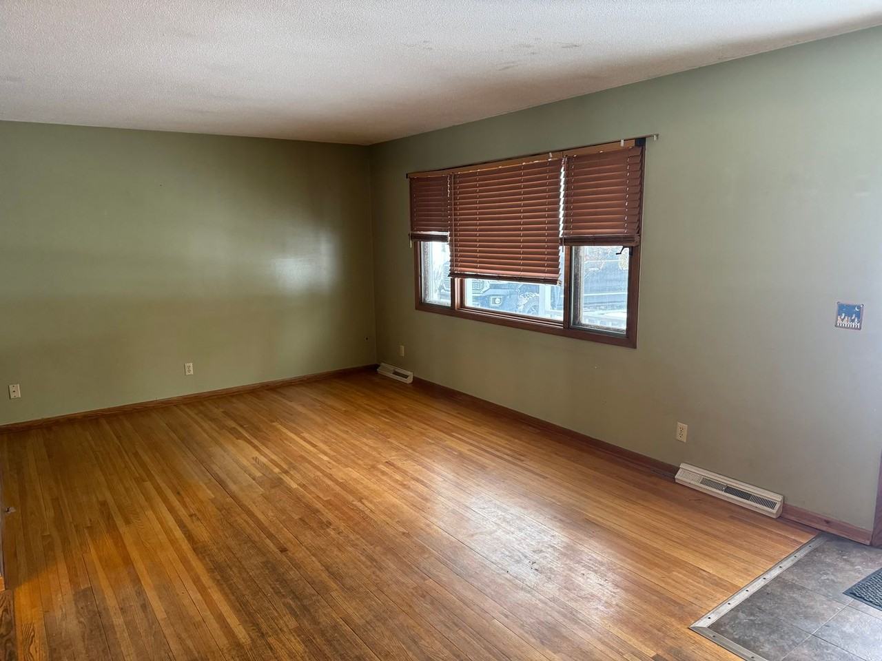 522 79th Ave Ne - Photo 7 of 14