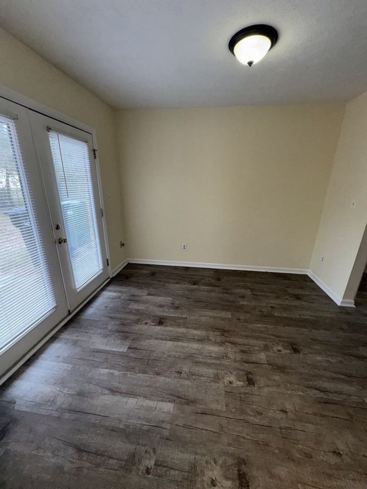 1127 Harness Dr - Photo 3 of 13