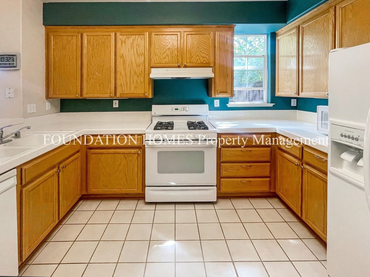 98 Gann Way - Photo 3 of 11