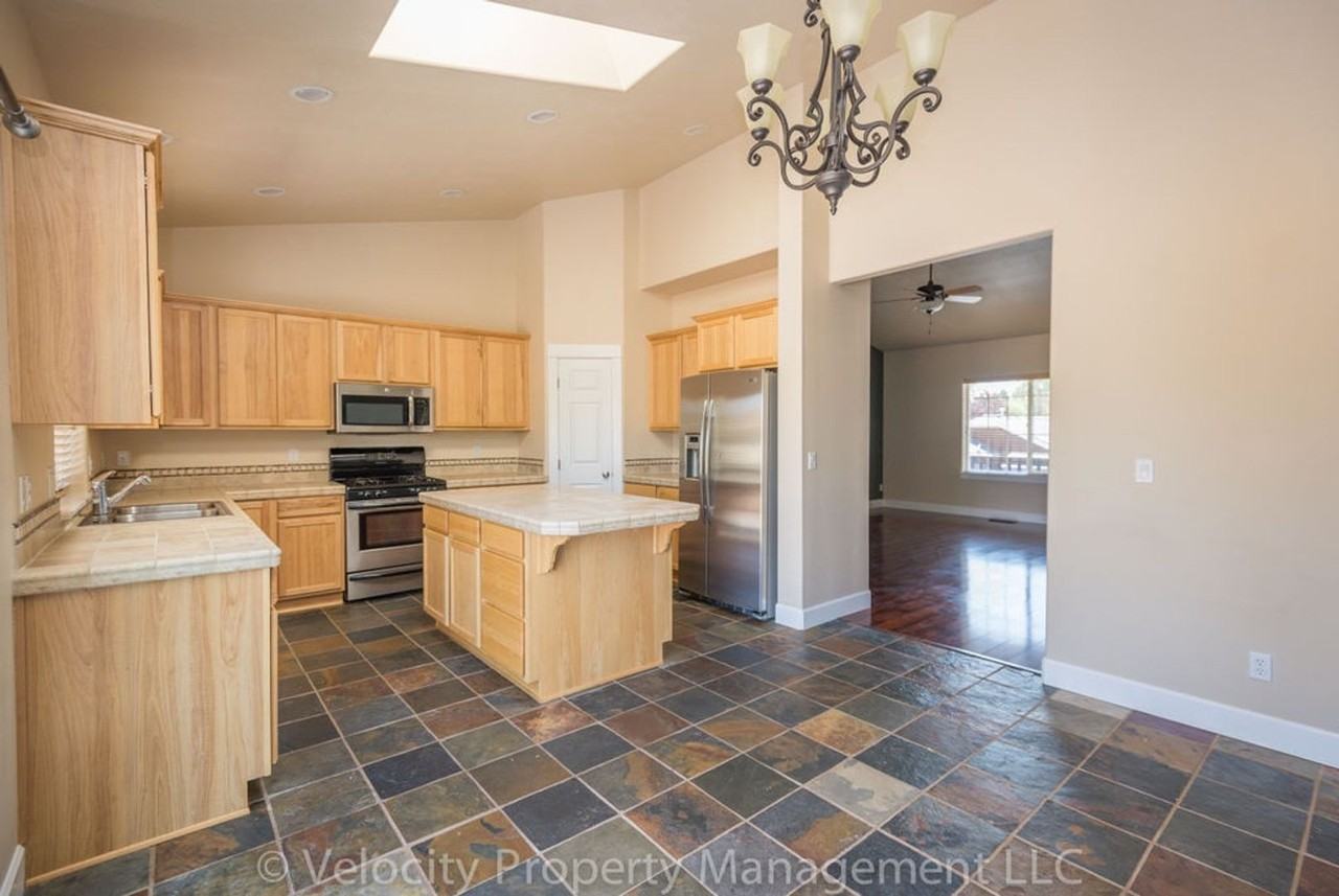 63422 Conger Ct - Photo 4 of 20