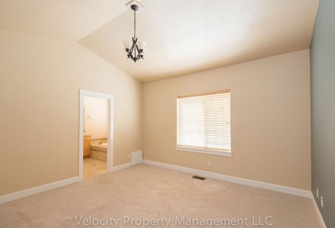 63422 Conger Ct - Photo 7 of 20