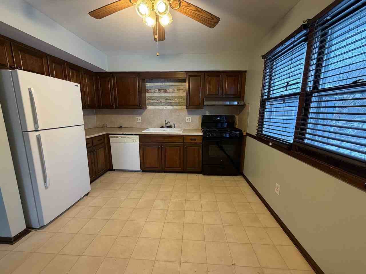 3992 Camelot Dr Se - Photo 7 of 22