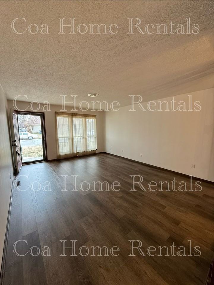 8320 E Cherry Creek Dr - Photo 6 of 20