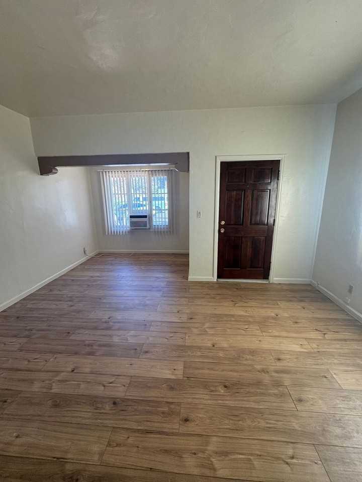 120 N Wilbur - Photo 2 of 11