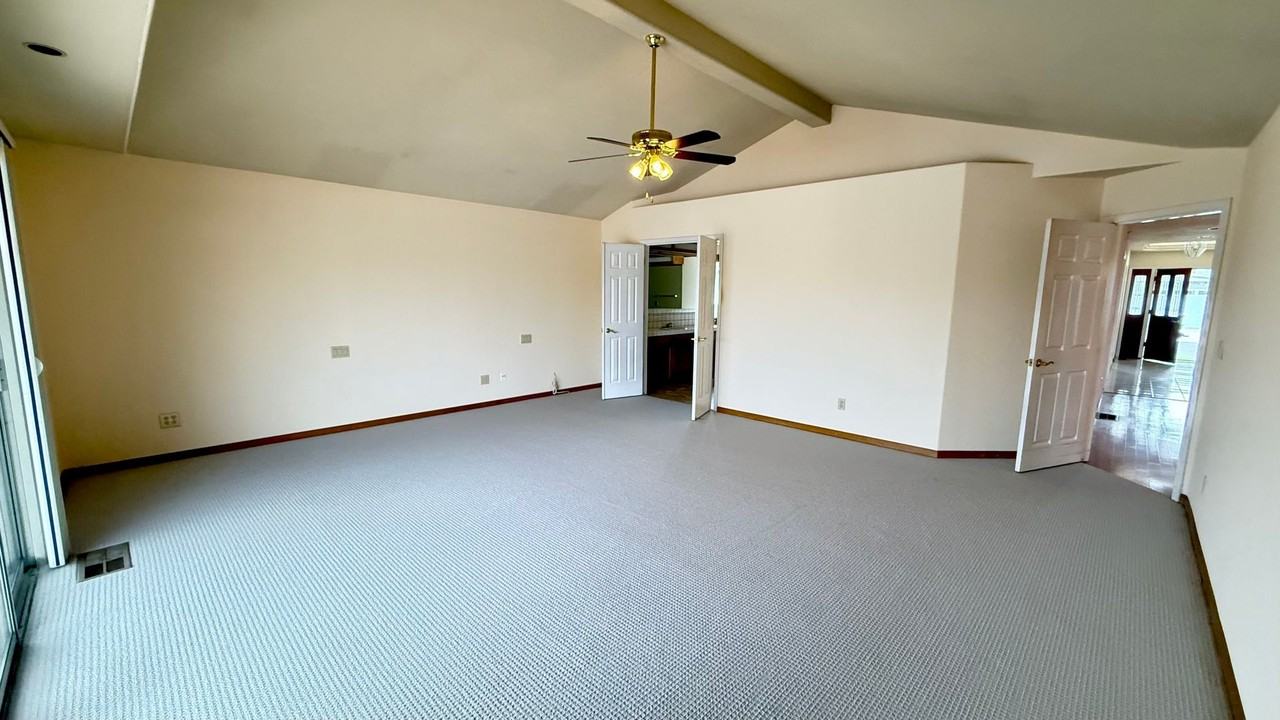 1933 Seal Way - Photo 7 of 19