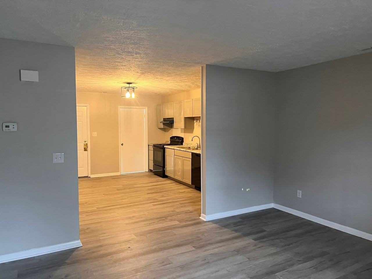 817 Odom Dr - Photo 6 of 11