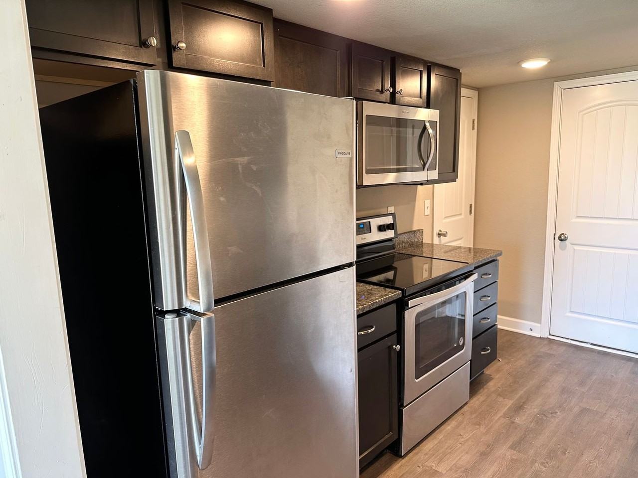 1422 Ne Mary Ct - Photo 5 of 16